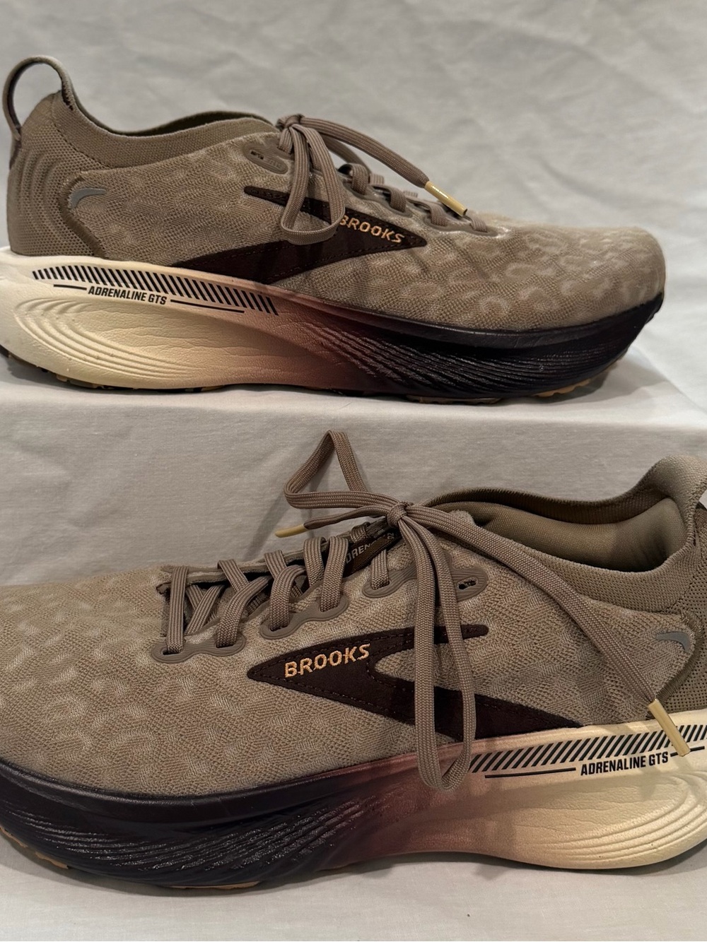 Brooks Adrenaline GTS 25 Untamed - Greige / Chocolate / Latte - Picture 2 of 8